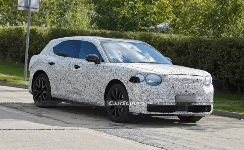 Самая дешевая модель Bentley была показана на живых фотографиях перед премьерой 1 9423b6f5ff589eaaec06a442d28362c2