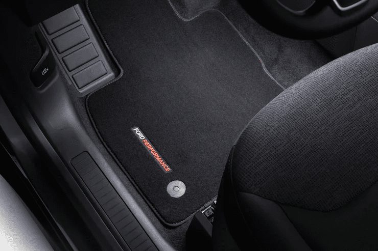 Raptor на минимуме: Ford показал недорогой спортивный пикап на базе Kuga (ФОТО) 2 c666bdeee8974abbfa6756f5f63c62df