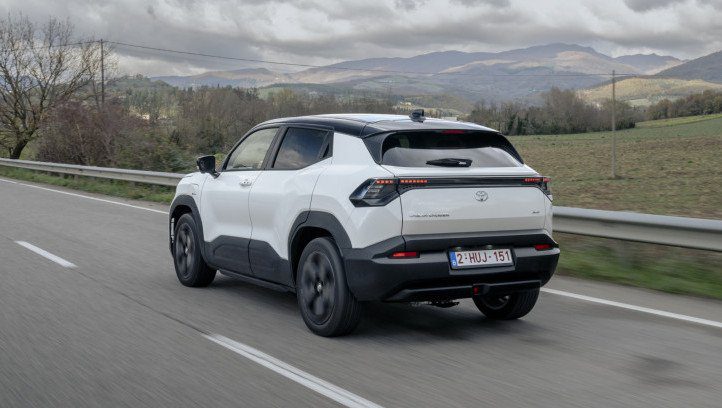 Электрический Toyota Urban Cruiser поступил в продажу в Европе (ФОТО) 2 fbcd743afa64e7448cdc491e8bc9e7bf