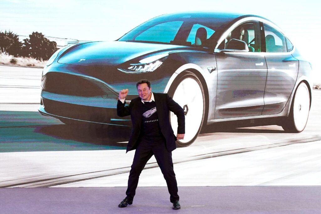 u avtomobiljah tesla vijavleno sekretnij rezhim vodinnja 1a6da2a